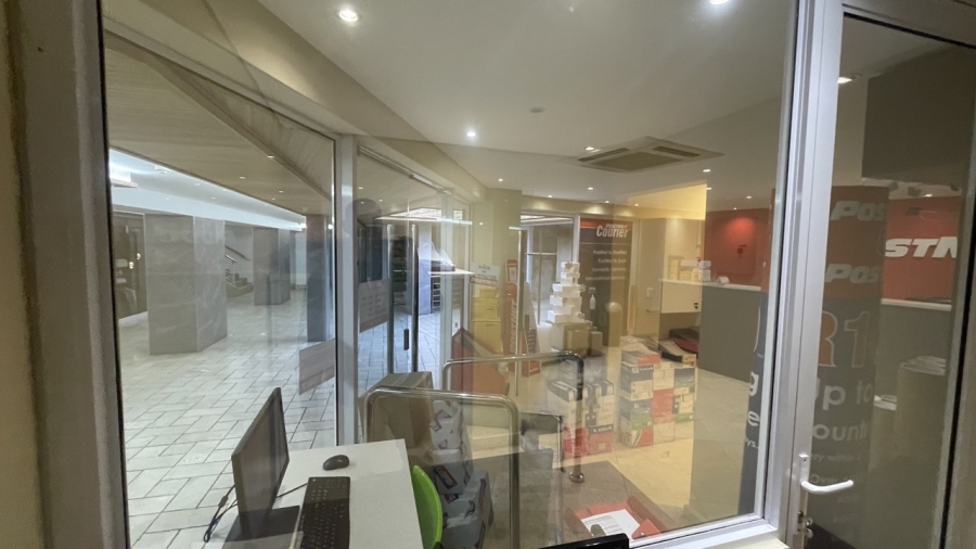 To Let commercial Property for Rent in Camps Bay Western Cape